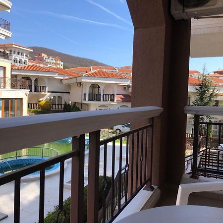 2 Bedroom Apartment Sveti Vlas With 2 Balconies And Sea Views Buitenkant foto