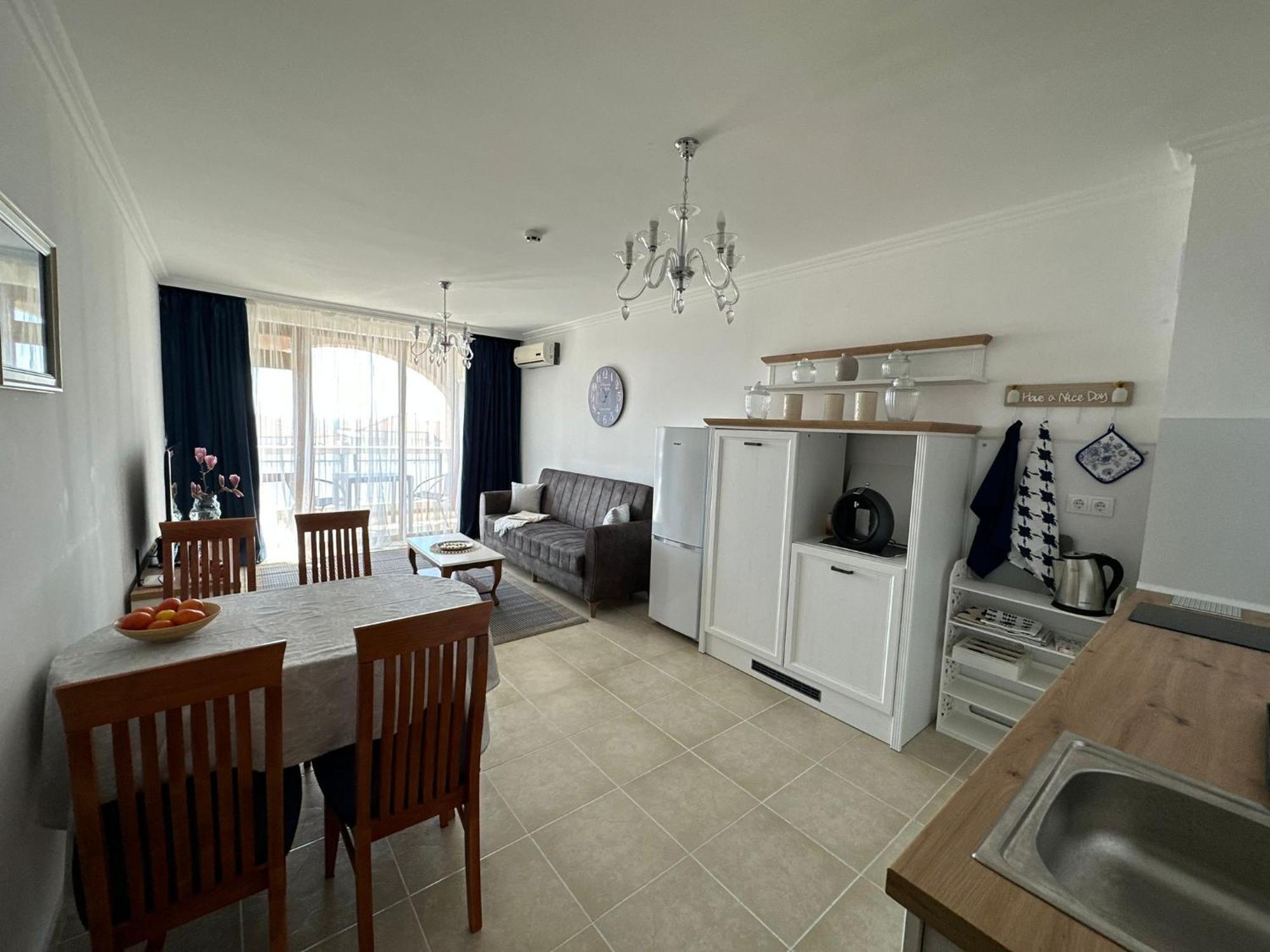 2 Bedroom Apartment Sveti Vlas With 2 Balconies And Sea Views Buitenkant foto